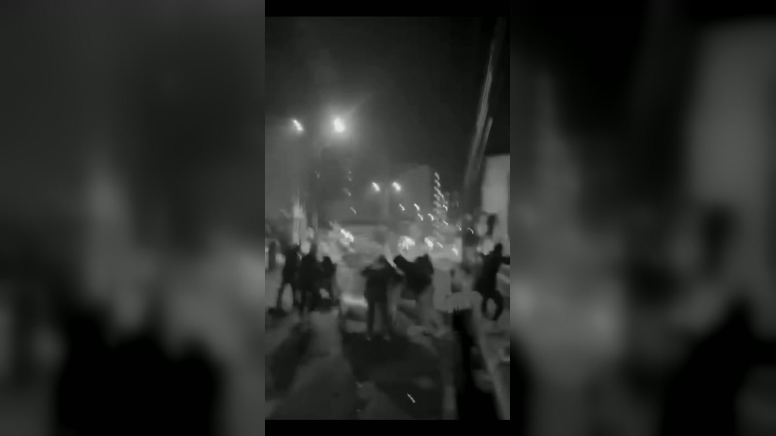 Manifestation nocturne — les Gard e Javidan dans la rue, janvier